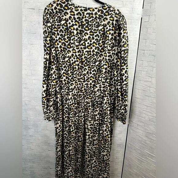 Banana Republic leopard, balloon, sleeve v-neck dress animal print plus size - Picture 3 of 9